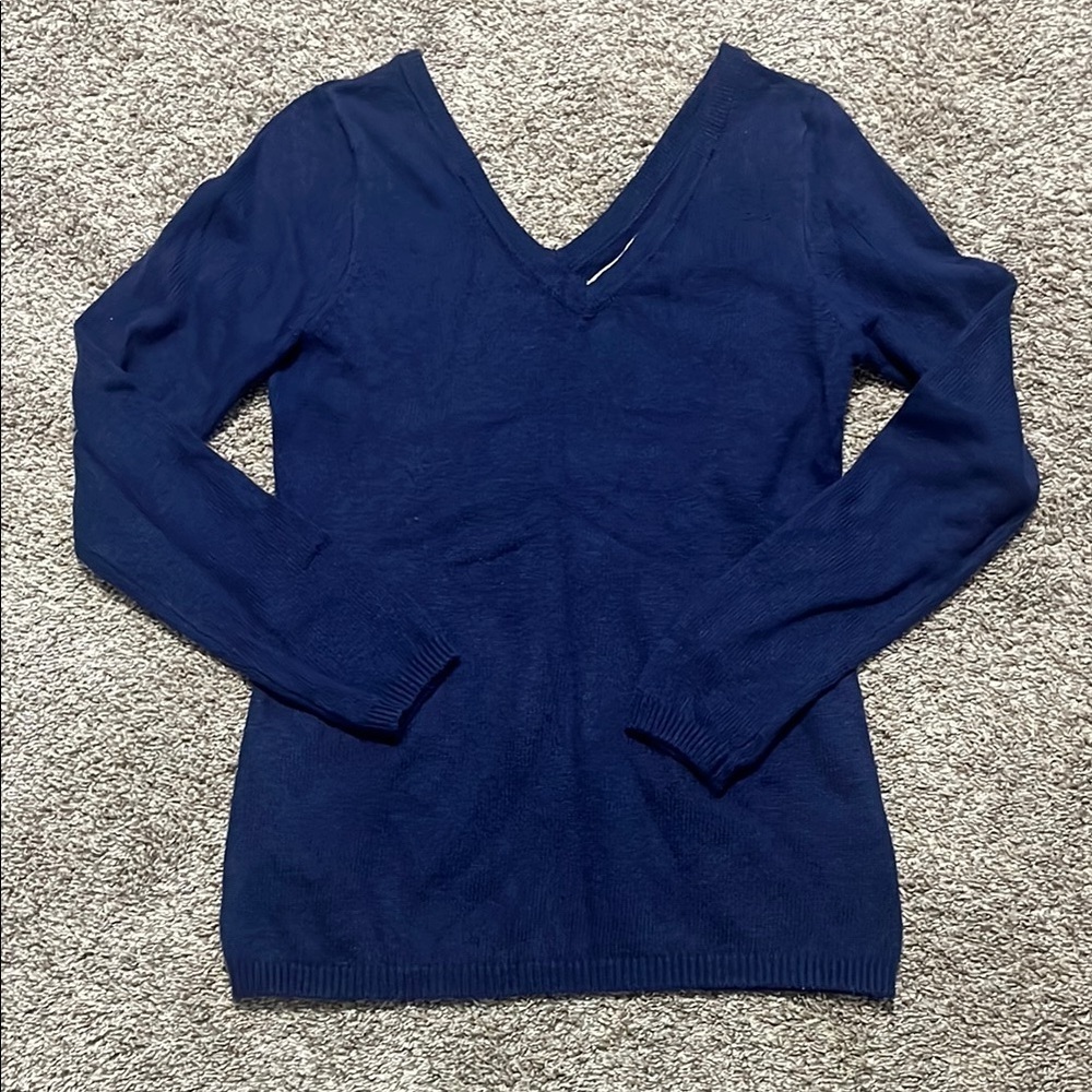 Old Navy Women’s Navy‎ Blue V Neck Sweater Medium